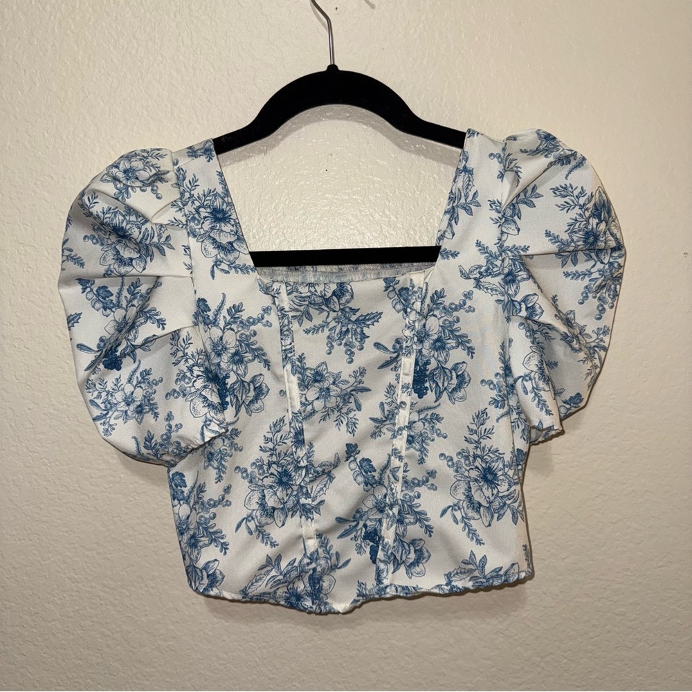 Shein Girl’s Blue White Floral Toile Print Square Neck Cropped Puff Sleeve Top